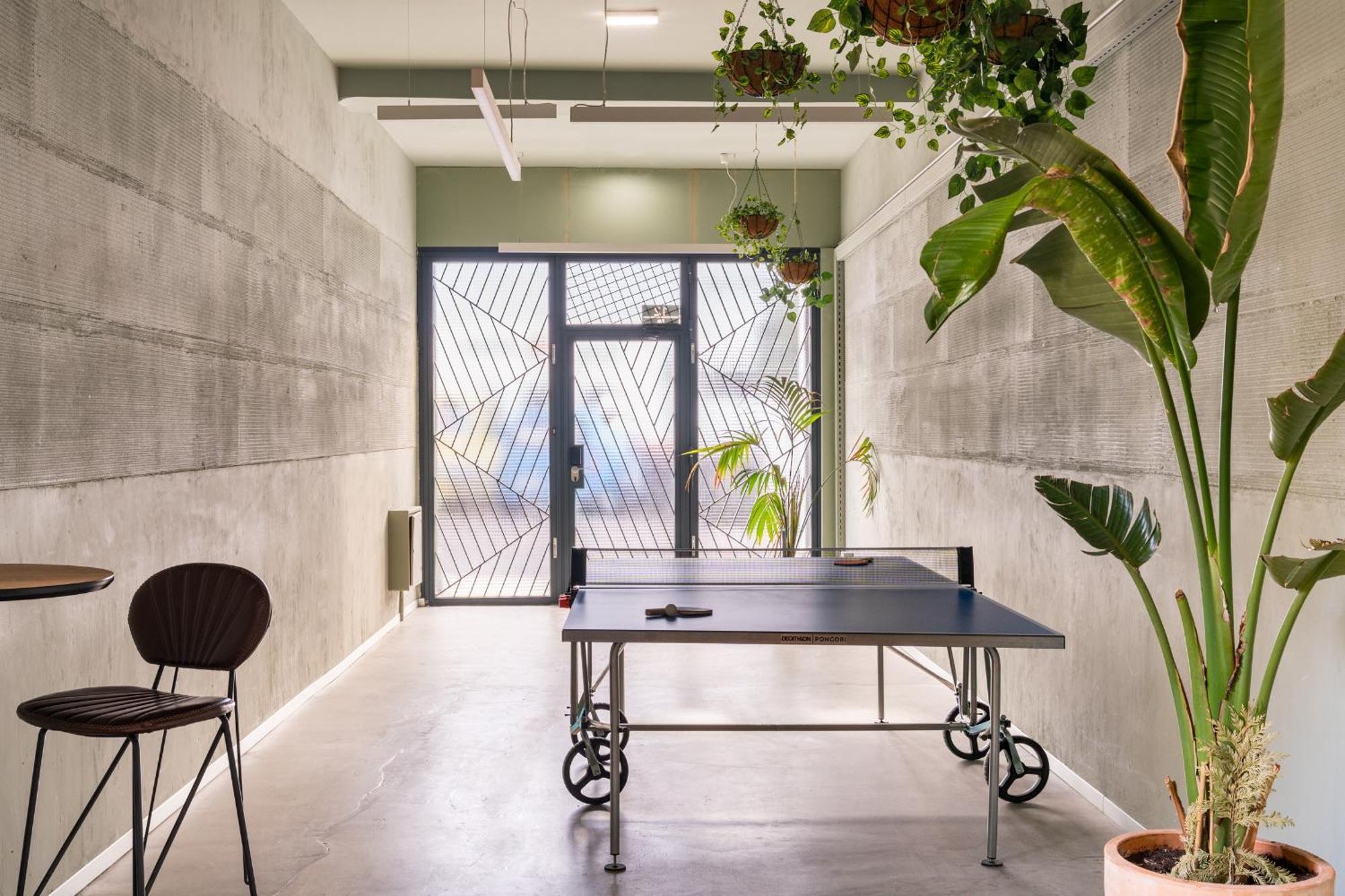 Ola Living Hostal Tetuan マドリード エクステリア 写真